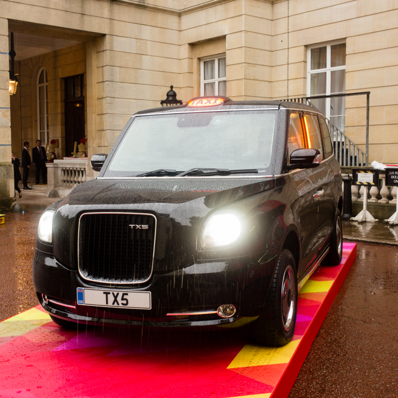 Illustration for article titled London's New Taxi Cab Is A Retro-Looking Hybrid From China's Geely